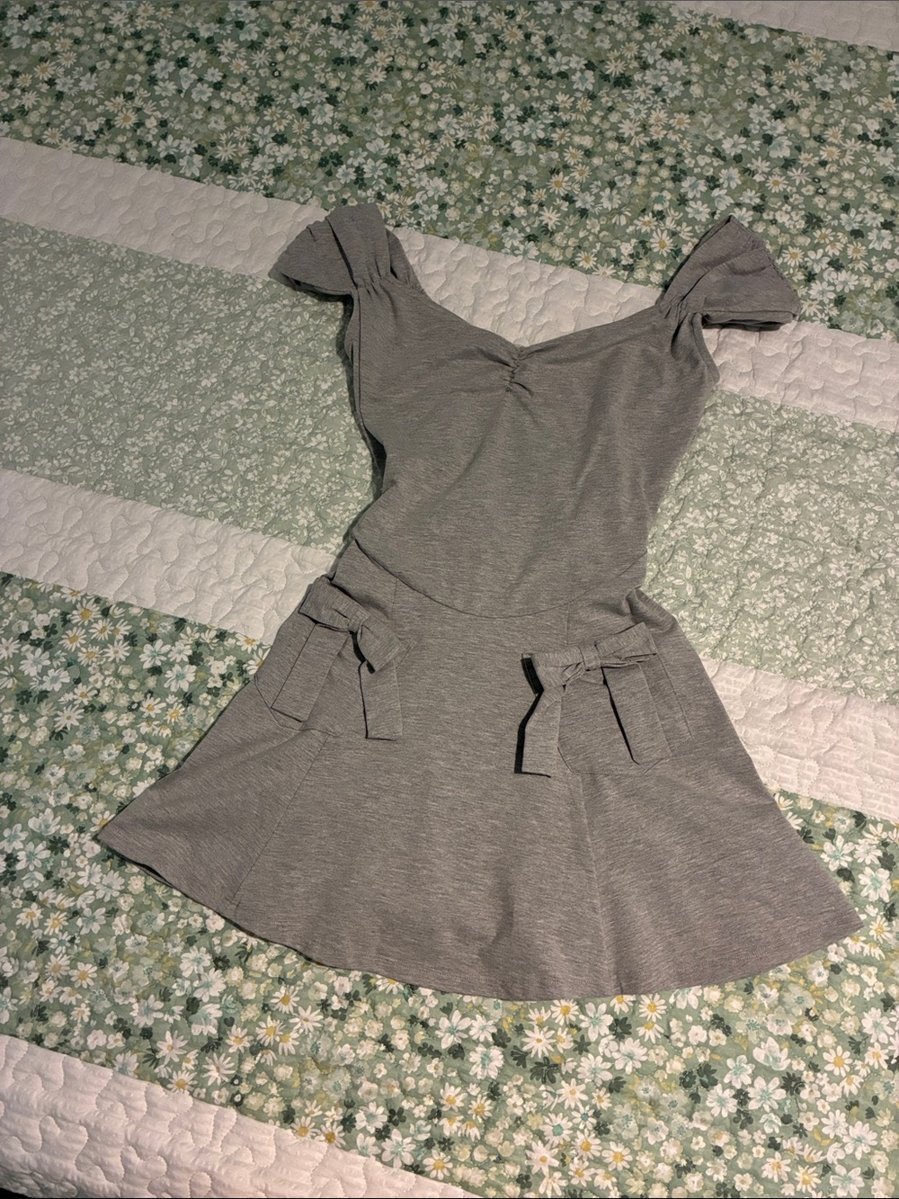 Kimchi Blue Urban Outfitters gray short sleeve skater mini summer dress bows